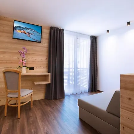 Marilena ホテル 3*